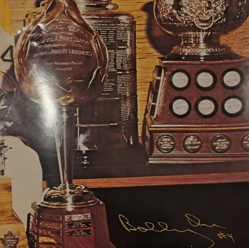 Bobby Orr Boston Bruins autographed 24"x 18" poster - Picture 3 of 3